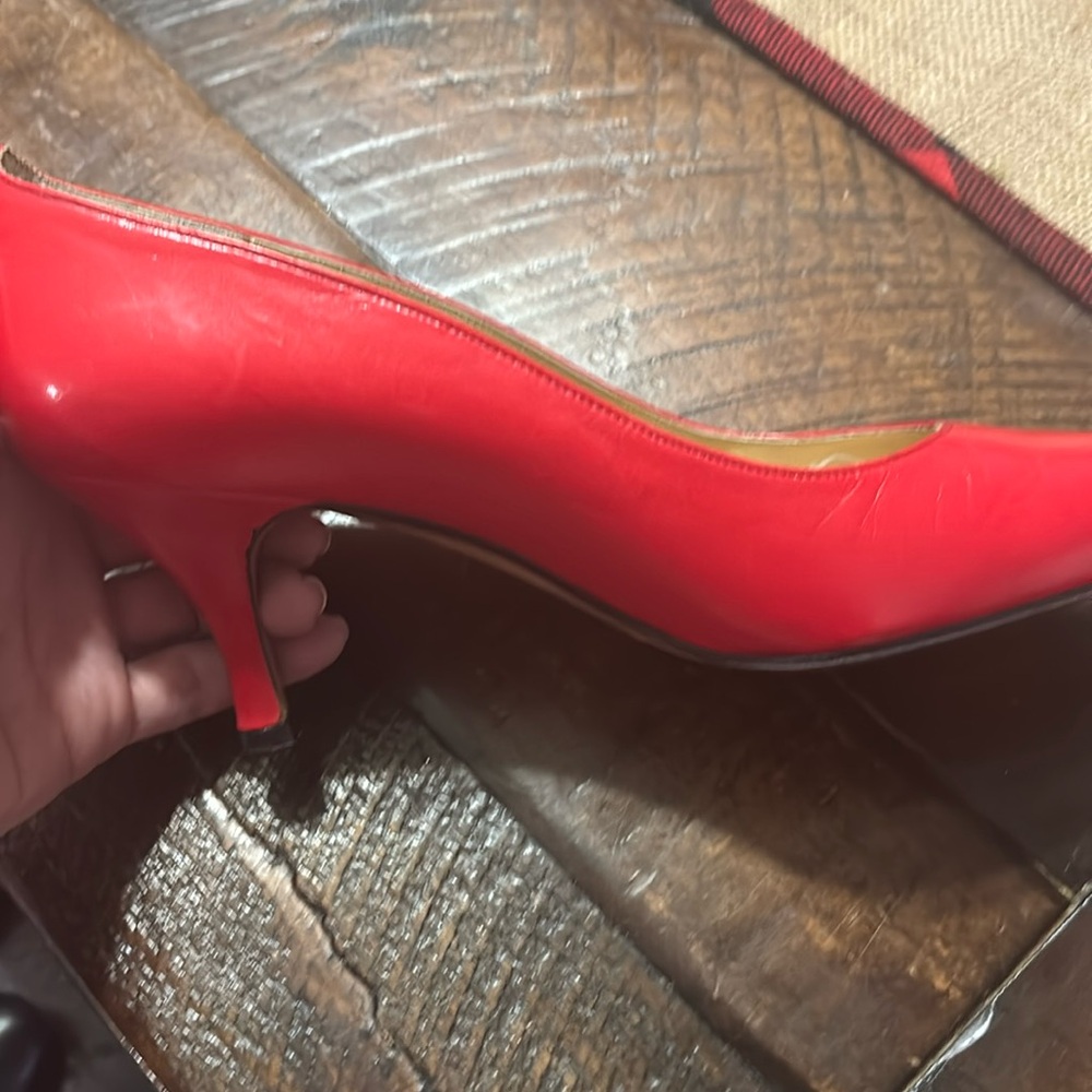 Calvin Klein Ted heels barely worn looks new.
